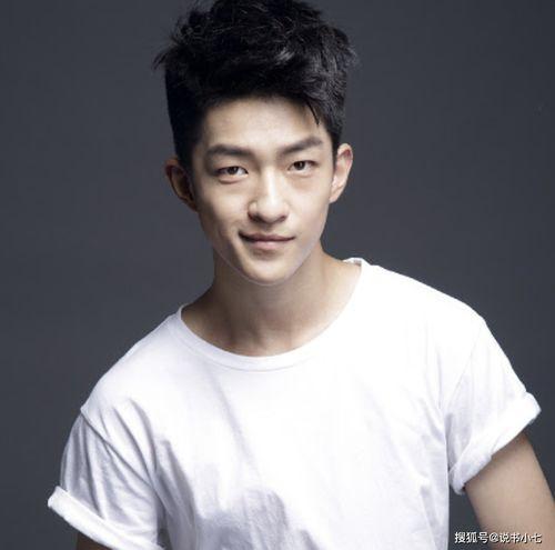 娱乐圈吃瓜群龚俊是谁,娱乐圈吃瓜群中的璀璨明星