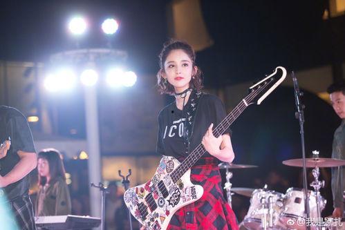 娱乐吃瓜姐缝纫机乐队,娱乐吃瓜姐的狂欢之旅